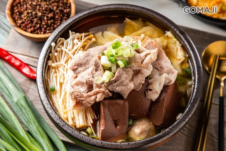 滿頭汗鴨血臭豆腐