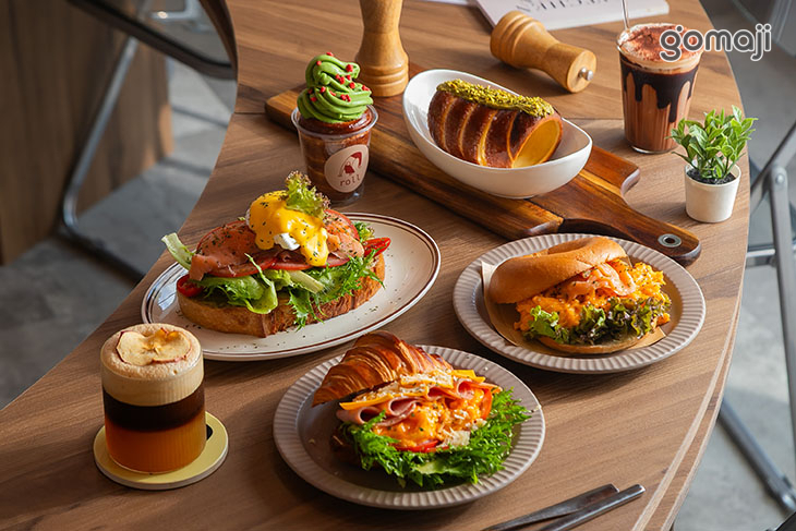 roll coffee