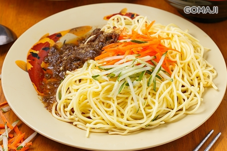 林小冲涼麵  咖哩、丼飯
