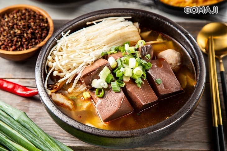 滿頭汗鴨血臭豆腐