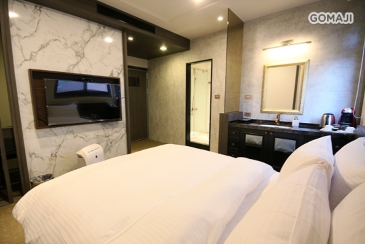 台中逢甲-夢樓旅店