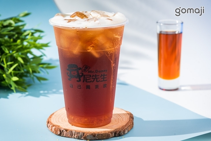 丹尼先生 自己喝茶飲