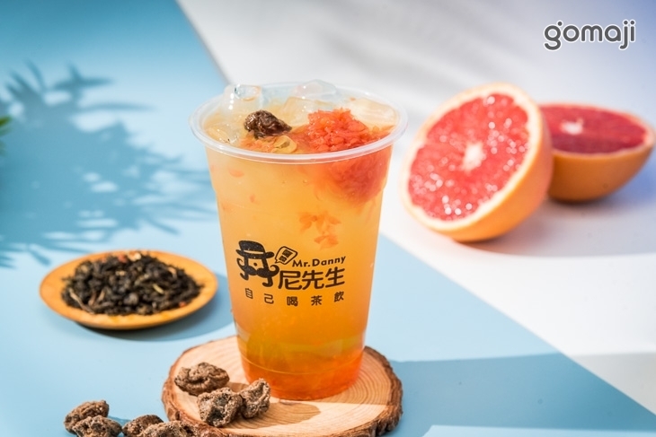 丹尼先生 自己喝茶飲