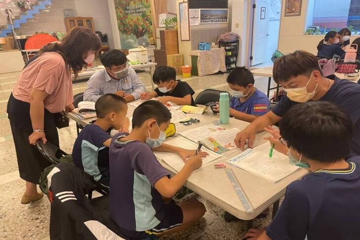 支持屏東弱勢孩童餐費與學習