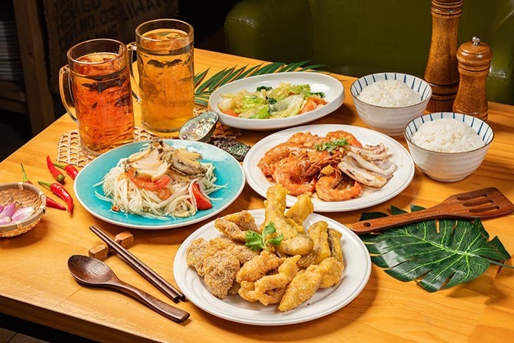 ((Kanokwan老麵攤總店)) 隱藏版料理-雞泰炒