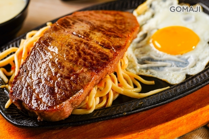 原塊屋焰燒牛排館(楠梓店)