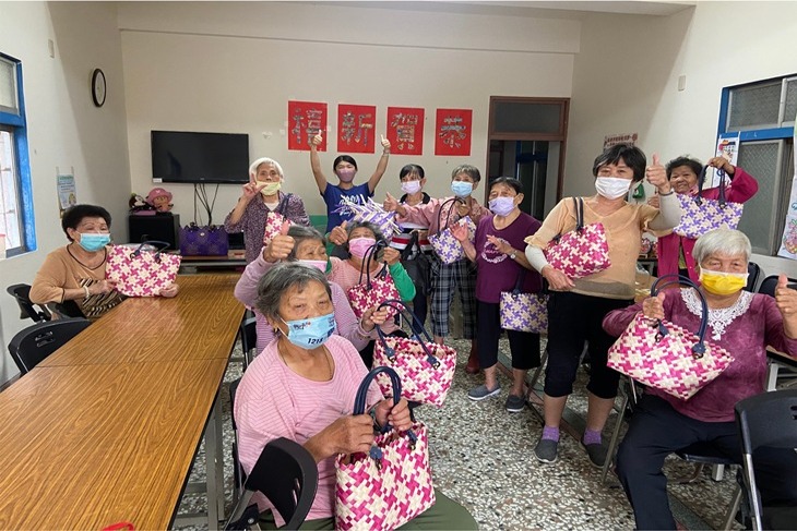 樂齡生活-支持雲林長者手提袋編織課程