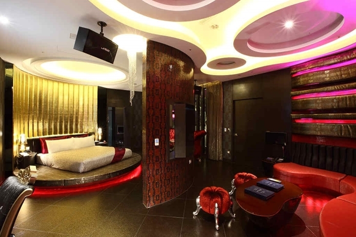 台中-水雲端旗艦概念旅館