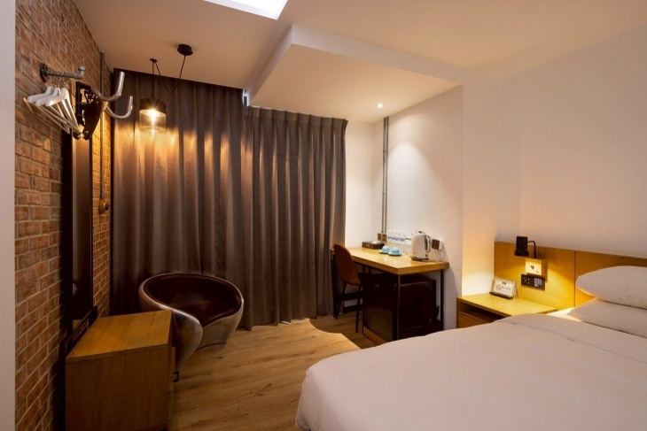 台中-新藍天旅棧