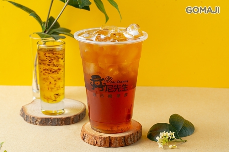 丹尼先生 自己喝茶飲
