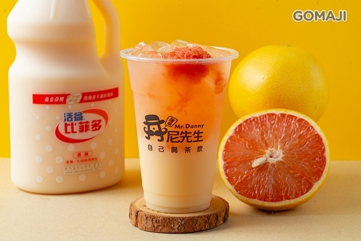 丹尼先生 自己喝茶飲