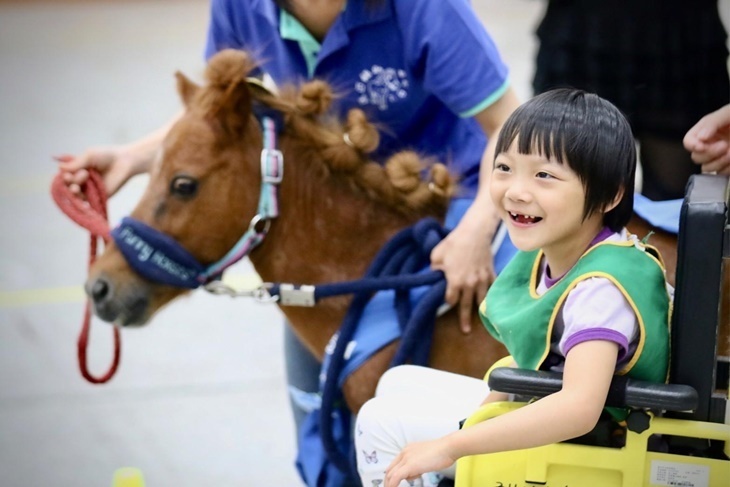 花蓮偏鄉高關懷兒少馬匹輔助療育計畫