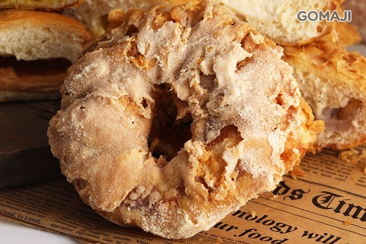 咬一口脆皮甜甜圈