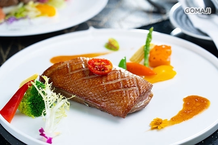 PWF 琴。森林主題餐廳