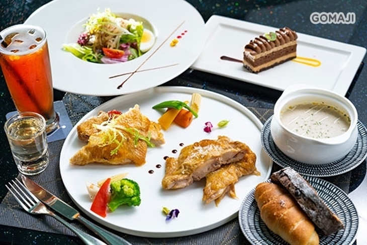 PWF 琴。森林主題餐廳