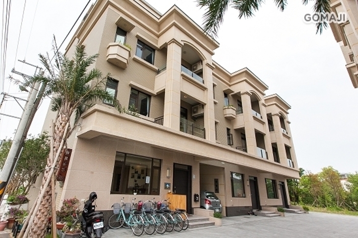 宜蘭-蝶舞新群親子溜滑梯電梯民宿