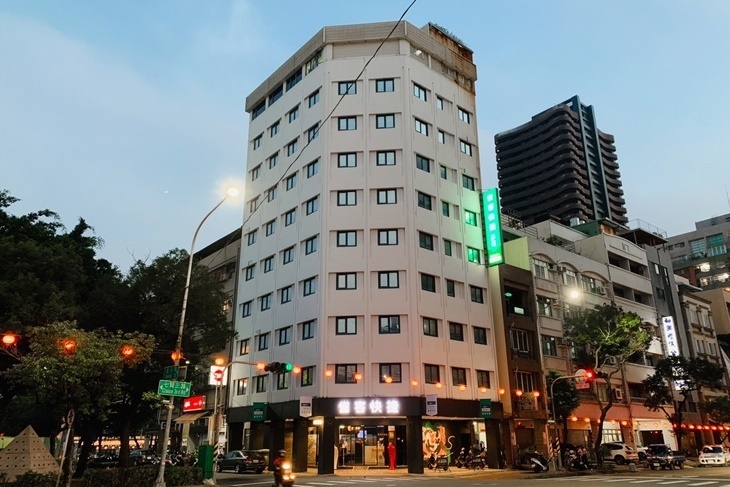 雀客快捷-高雄愛河館