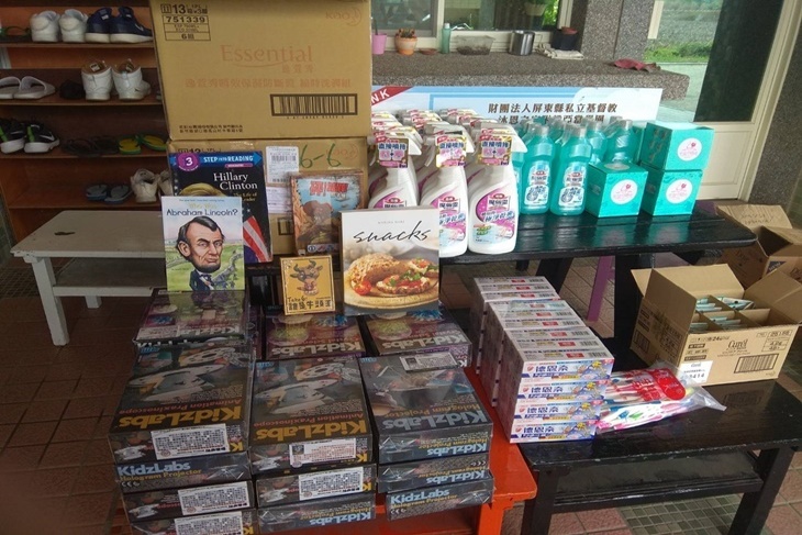 極偏鄉孩童學習文具包