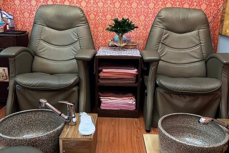 威龍泰式養生館