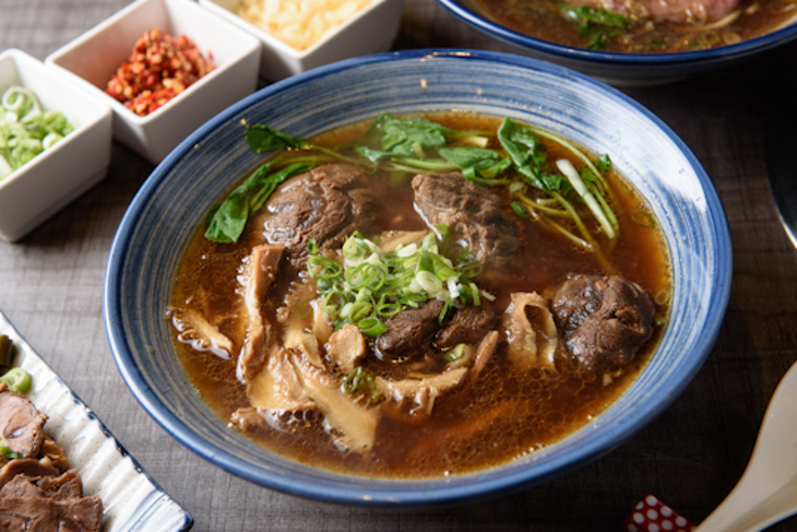 玻璃牛溫體牛豬肉火鍋