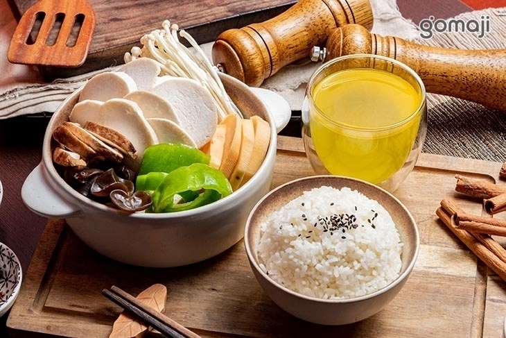 廚一家鮑汁燜雞米飯