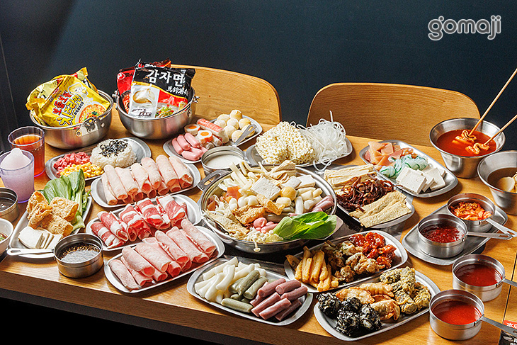 兩餐두끼韓國年糕火鍋吃到飽(新店店)