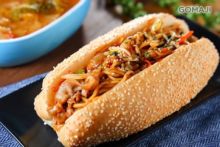 卡茲馬炒麵麵包