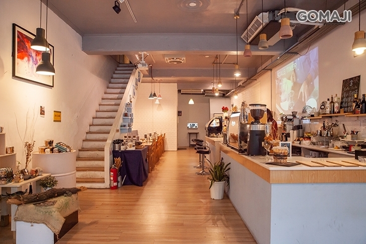 3 Cafe Studio
