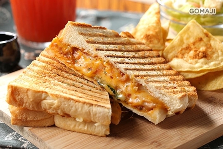 First,coffee先喝咖啡