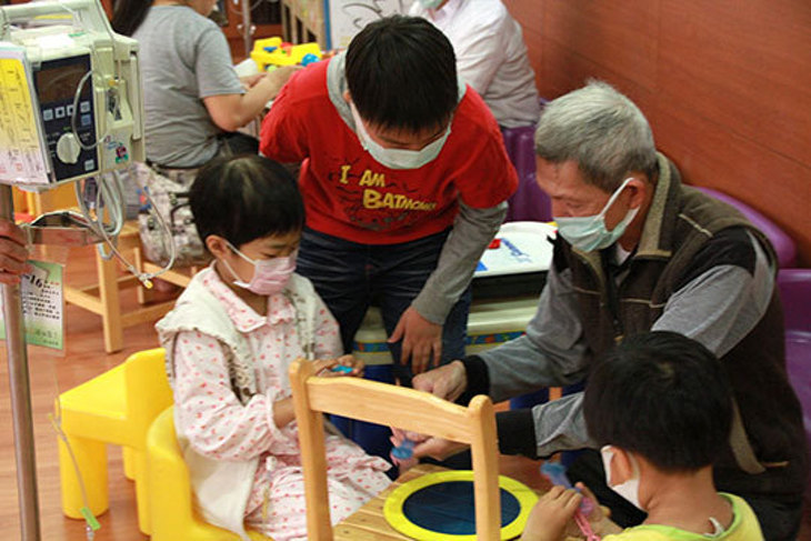 一起夢想-只求孩子這一分鐘忘記病痛