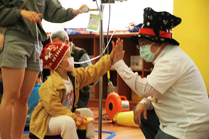 一起夢想-只求孩子這一分鐘忘記病痛