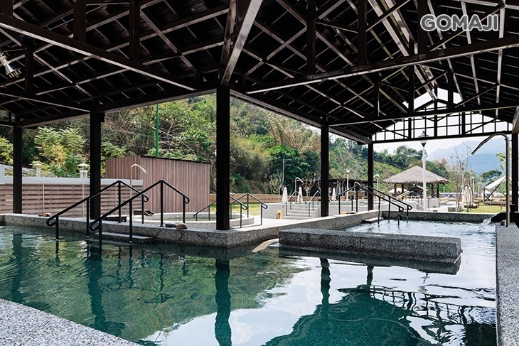 高雄寶來-遠山望月溫泉營區