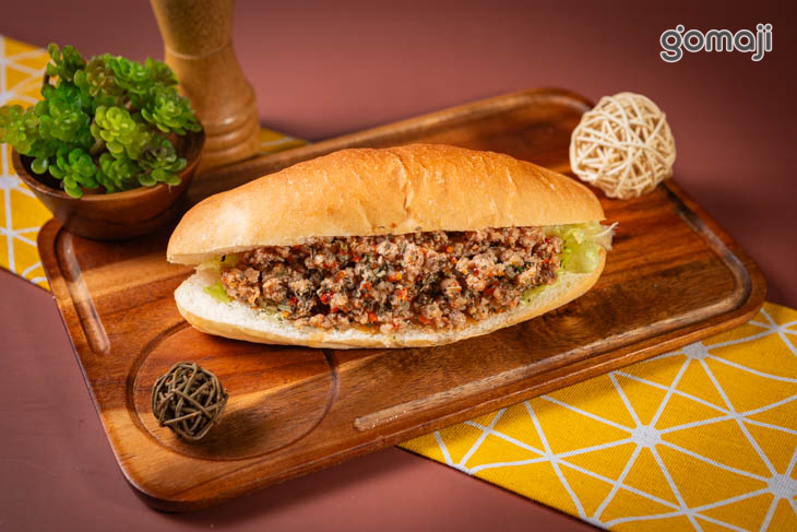 泰堡飽 泰式潛艇堡 打拋豬