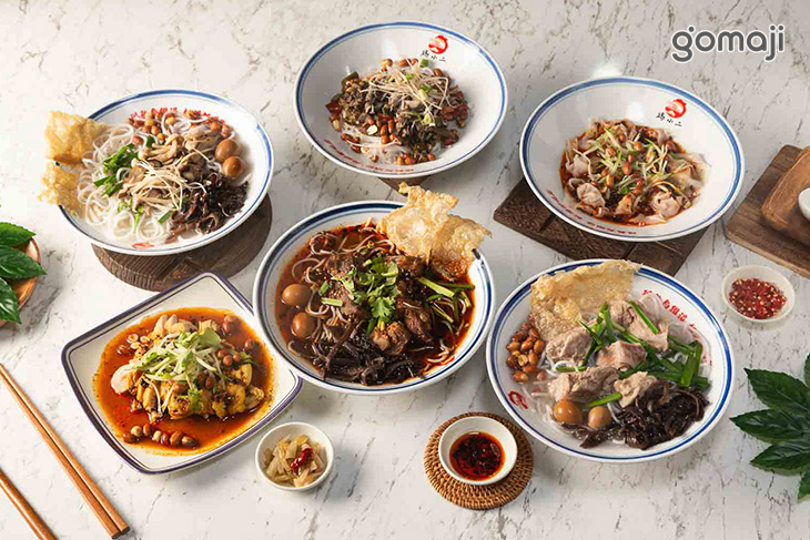 鷄小二烏雞米線