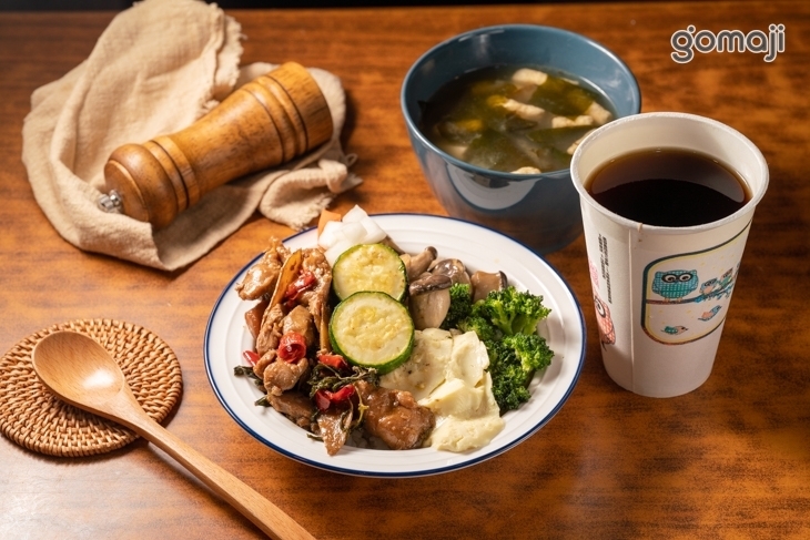 月宮寶盒烤肉飯