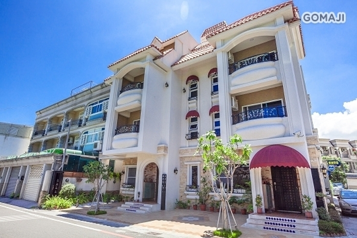 花蓮-坡岸邊親子電梯河景民宿