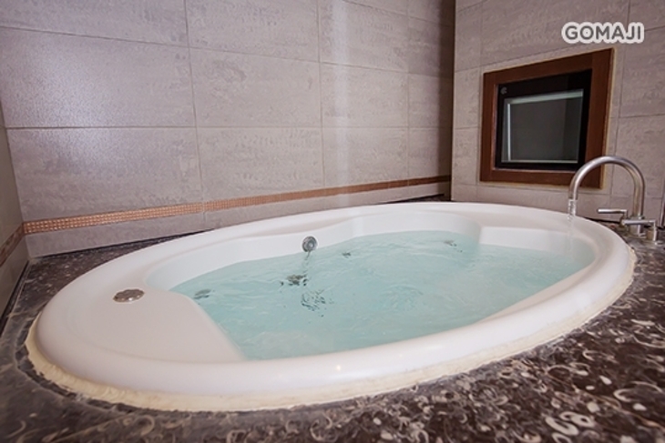 雲林-七彩湖SPA汽車旅館