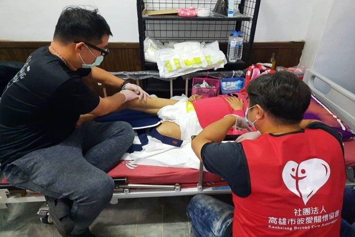 高雄失能長輩電動照護床