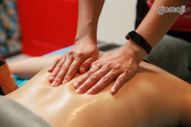 大腳ㄚ足體按摩