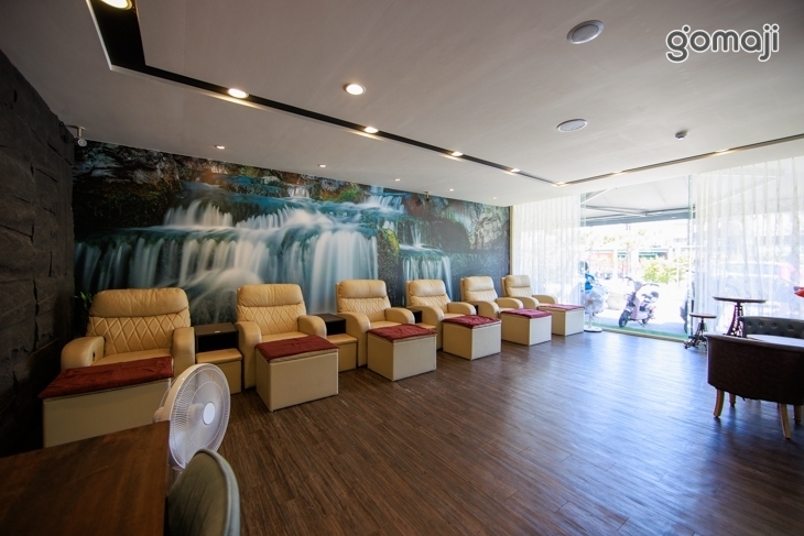 大腳ㄚ足體按摩