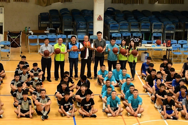 支持台南偏鄉青少年籃球夢