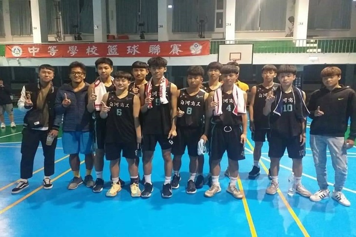 支持台南偏鄉青少年籃球夢