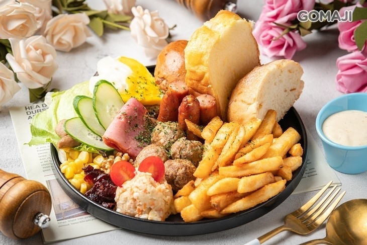 Café De Menippe 媚力泊咖啡(五甲店)