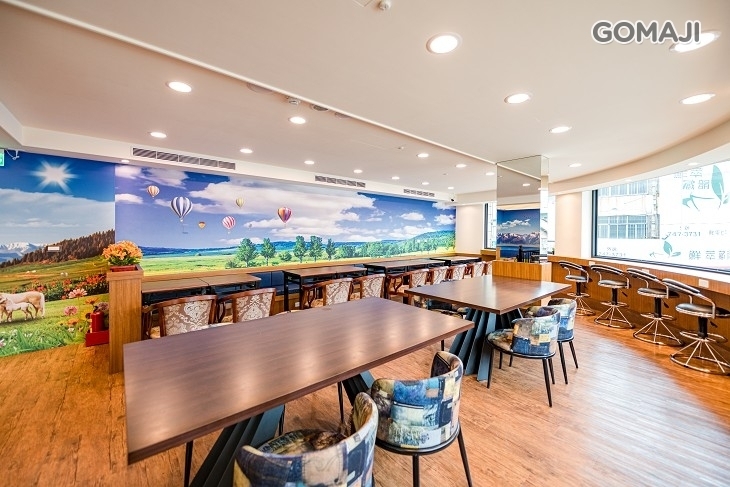 Café De Menippe 媚力泊咖啡(五甲店)