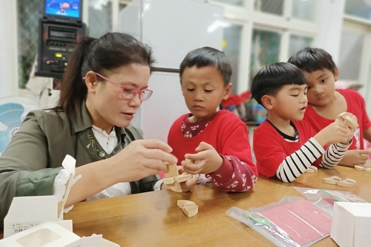 一起夢想－鐵皮屋下的課輔班