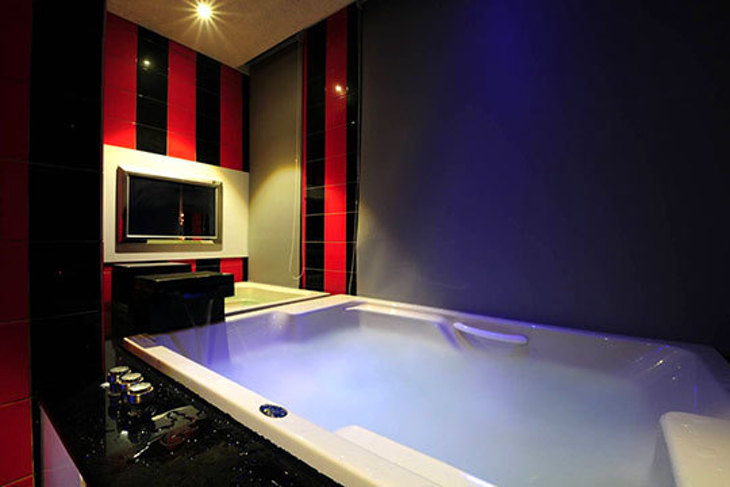 萬里-金湯溫泉會館