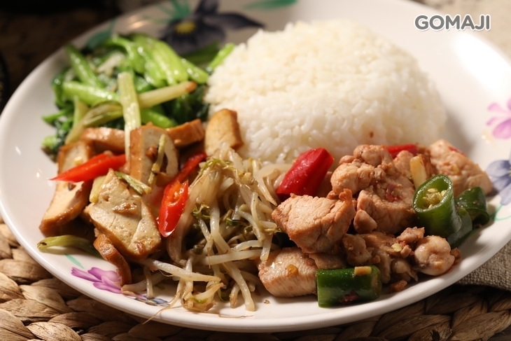 iROBOT愛羅吧 機器人牛肉麵館