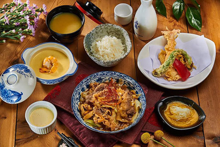 里賀居酒食堂