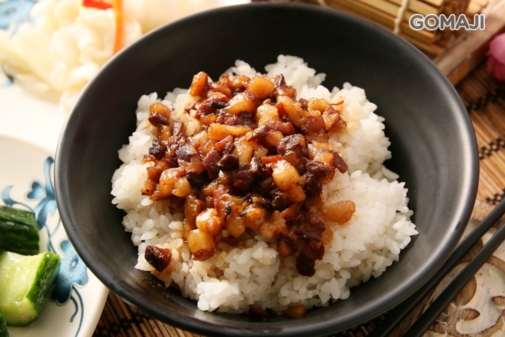 曲媽媽牛肉麵滷肉飯(大里店)