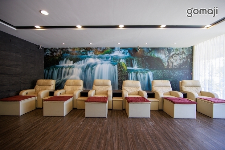 大腳ㄚ足體按摩